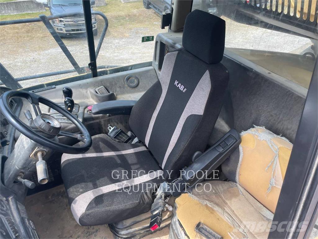 CAT 740 Zglobni demperji