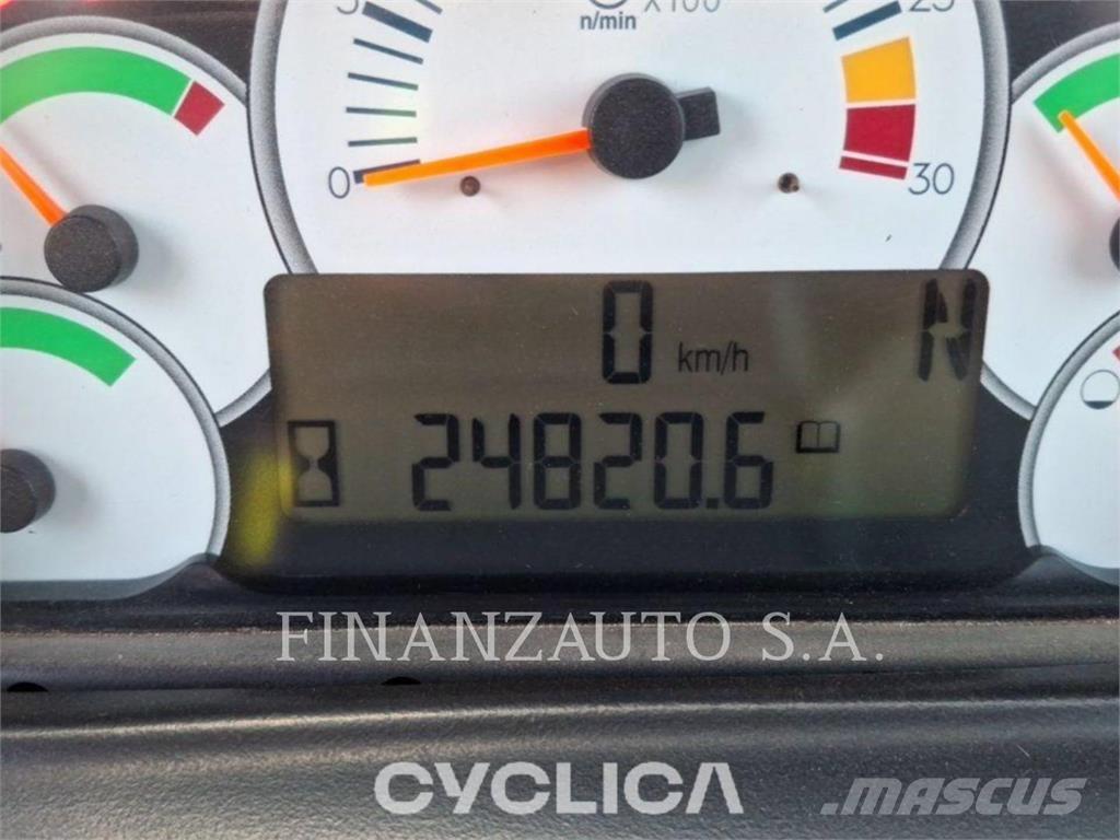 CAT 740 Zglobni demperji