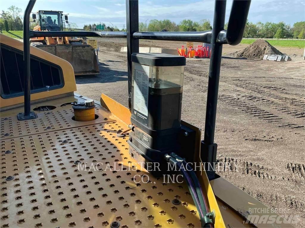 CAT 740 4EJ Zglobni demperji