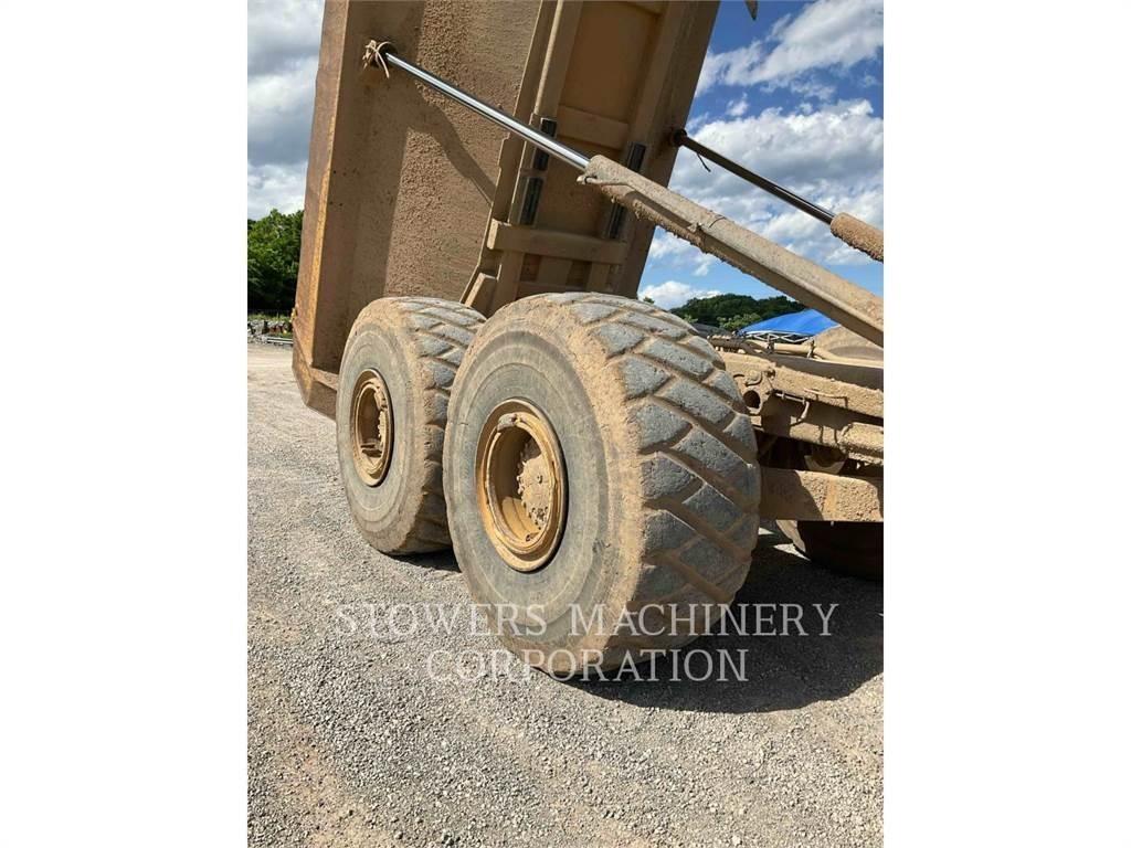 CAT 740B Zglobni demperji