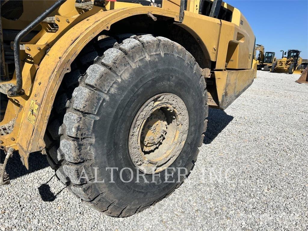 CAT 740B Zglobni demperji