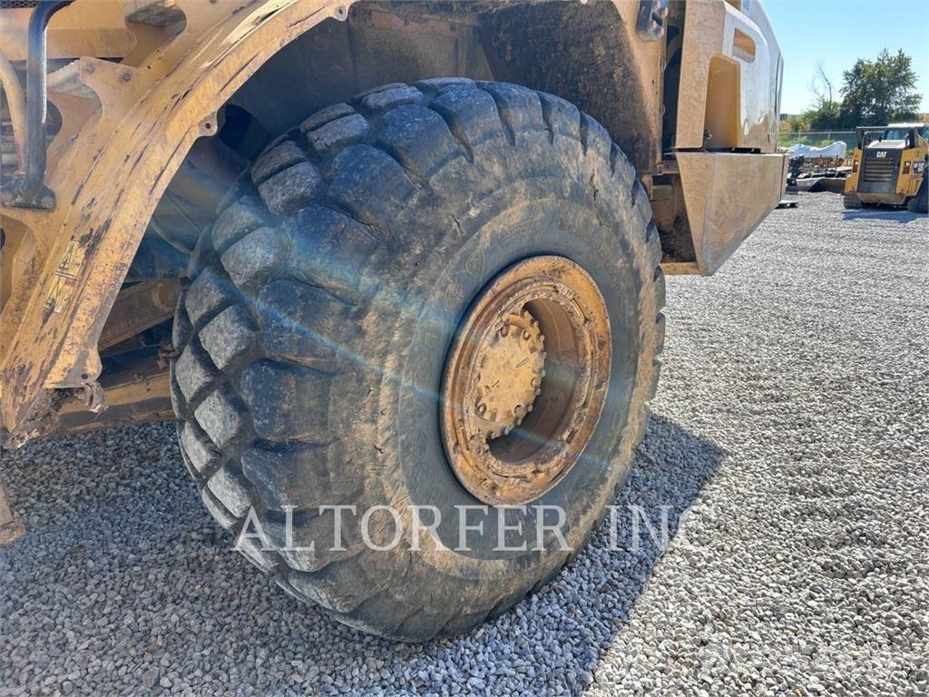 CAT 740B Zglobni demperji