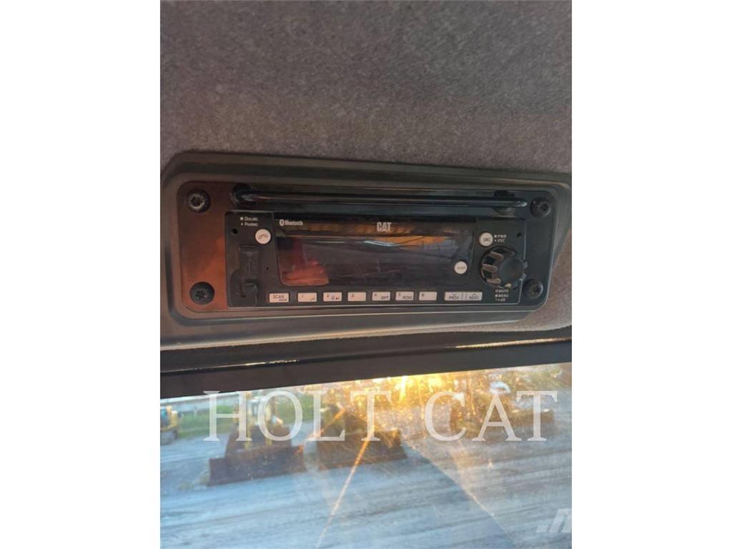 CAT 745 Zglobni demperji
