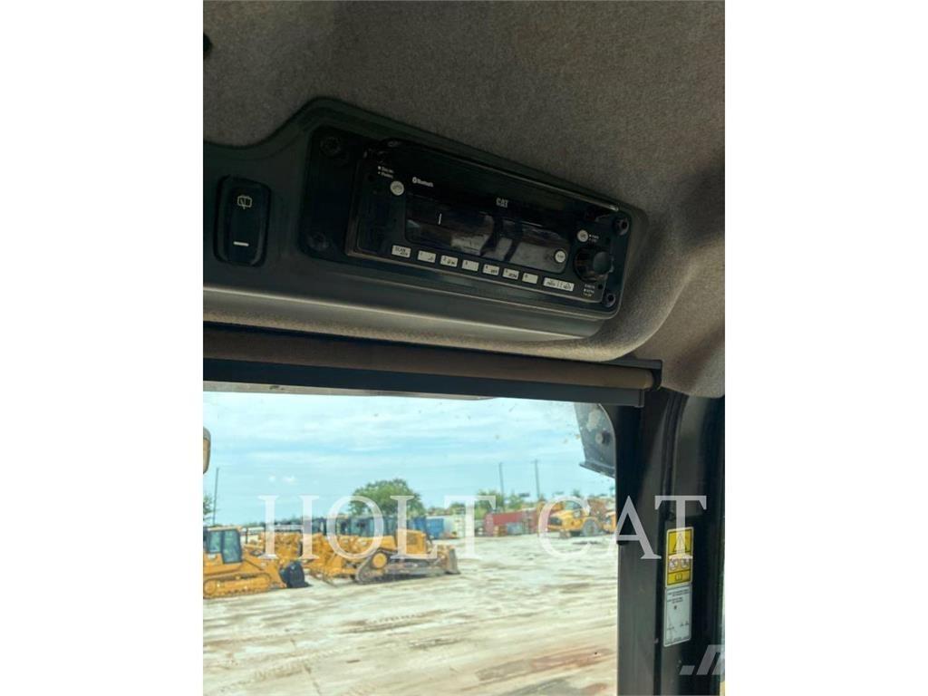 CAT 745 Zglobni demperji