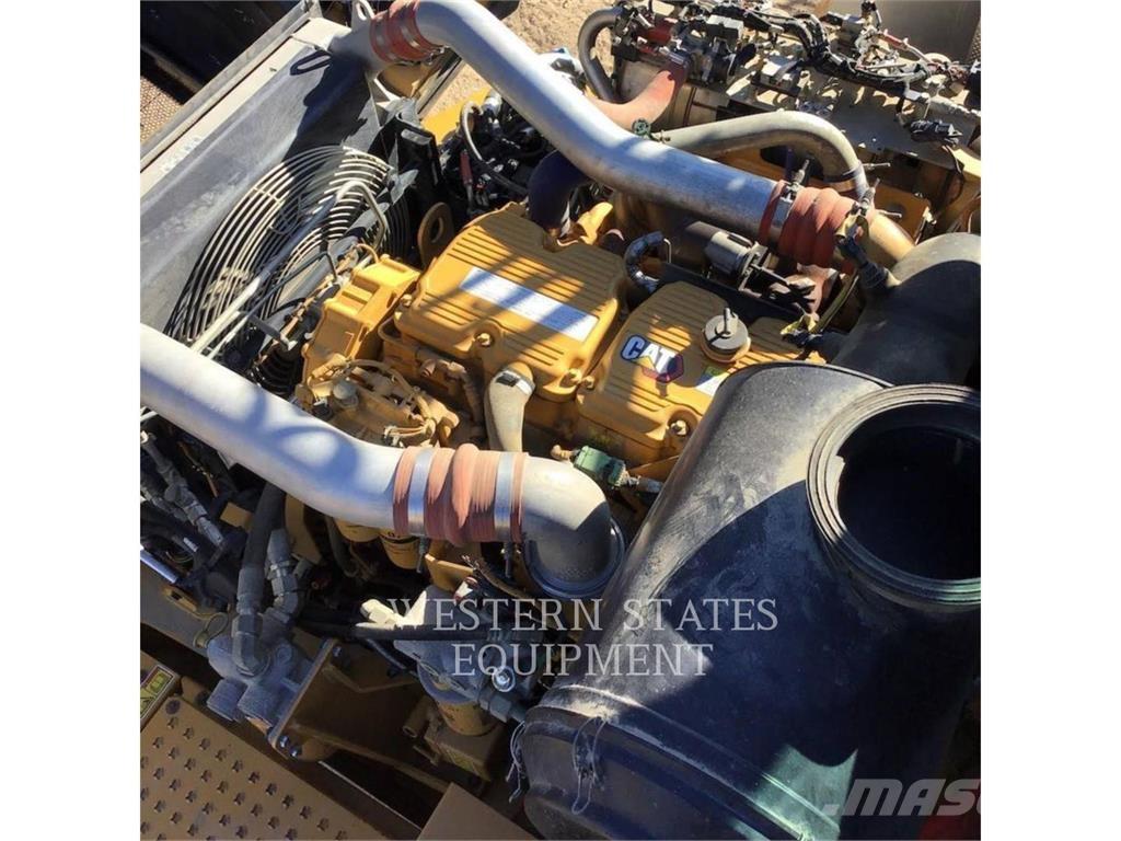 CAT 745 Zglobni demperji