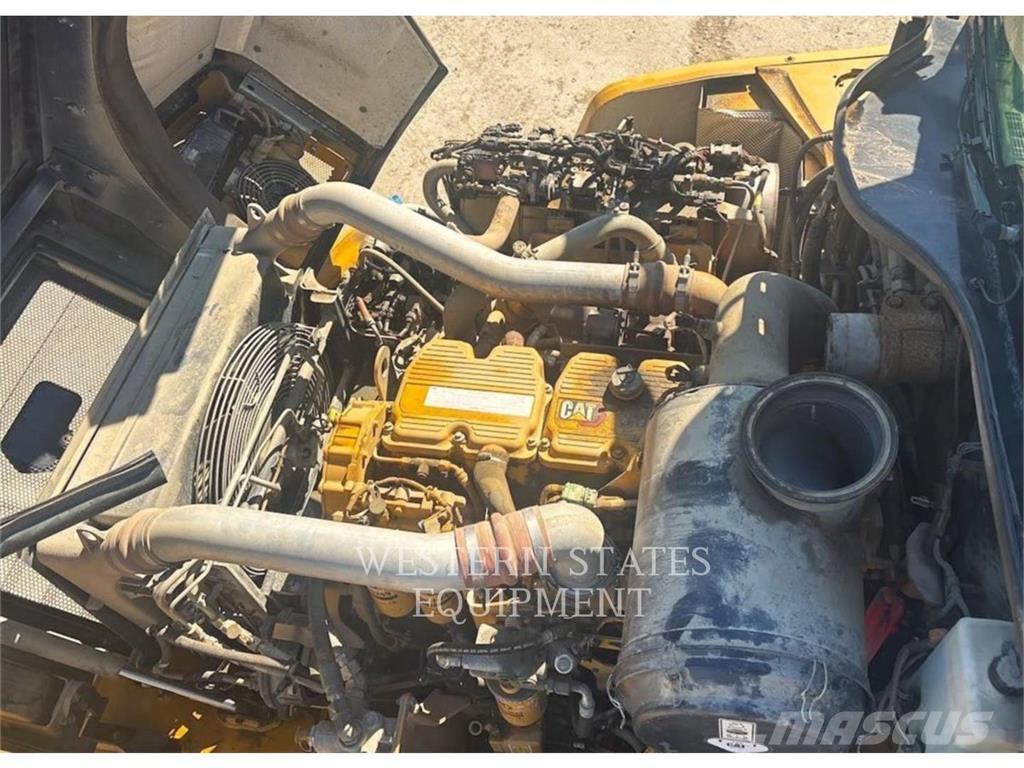 CAT 745 Zglobni demperji