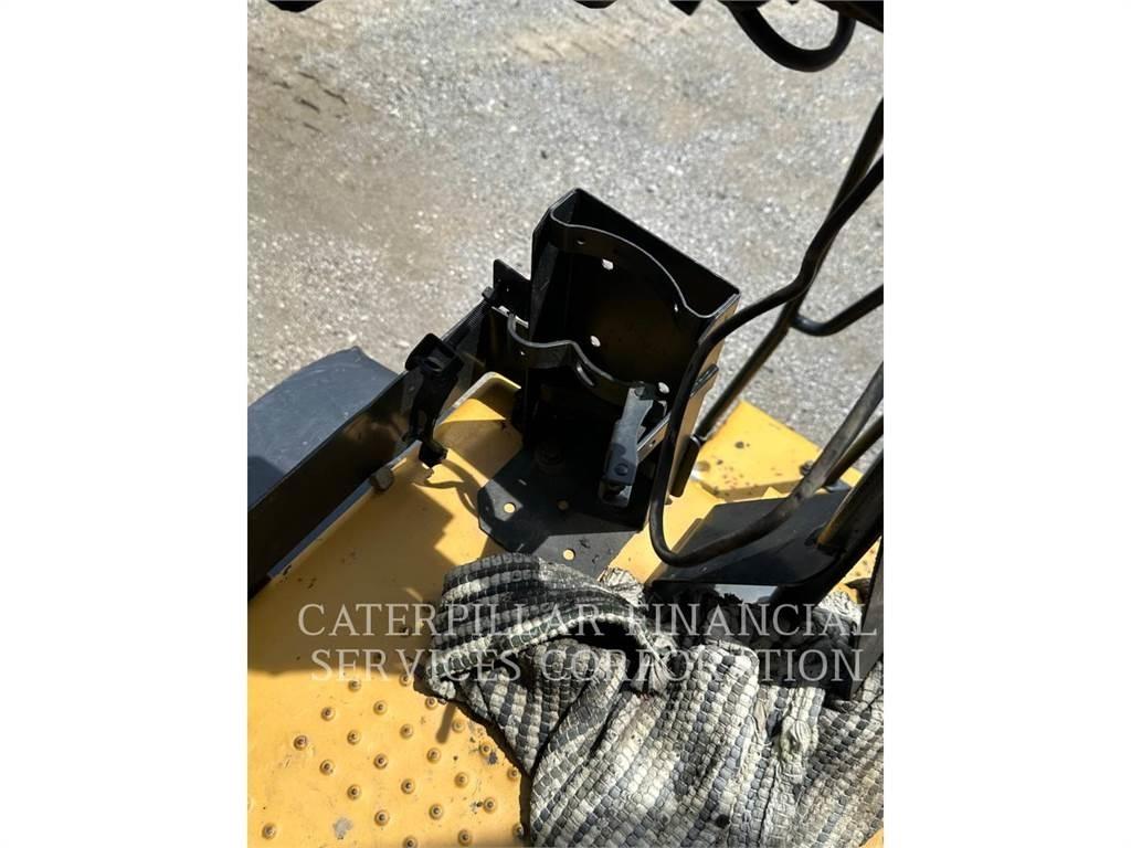 CAT 772G Zglobni demperji
