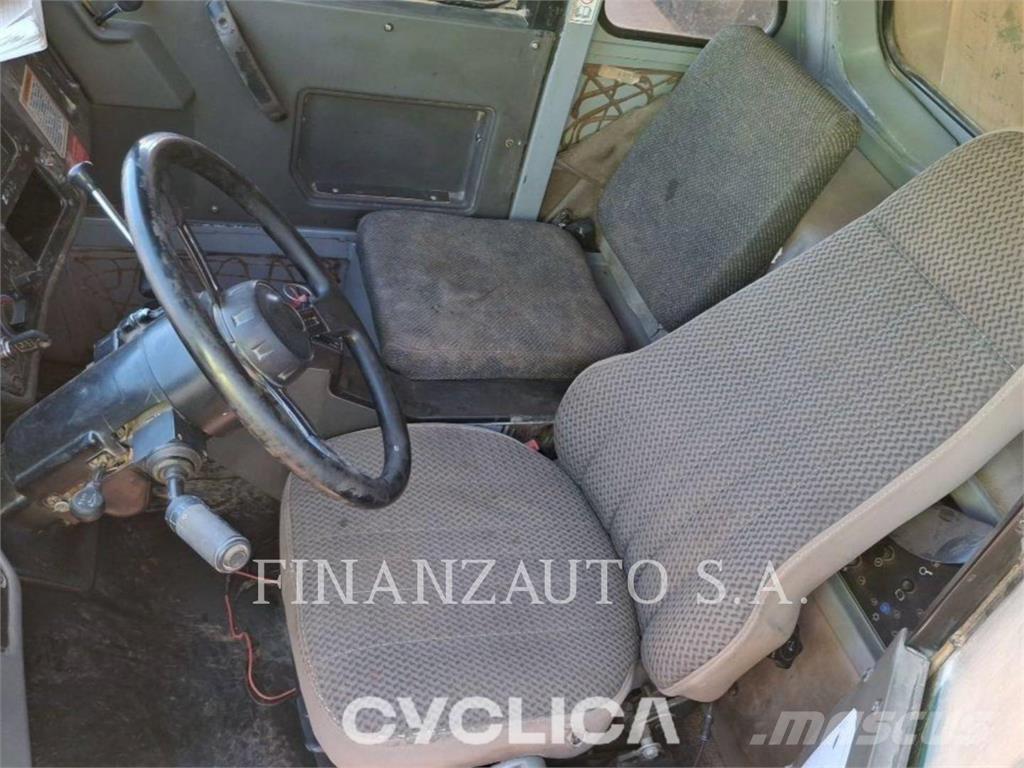 CAT 773E Zglobni demperji