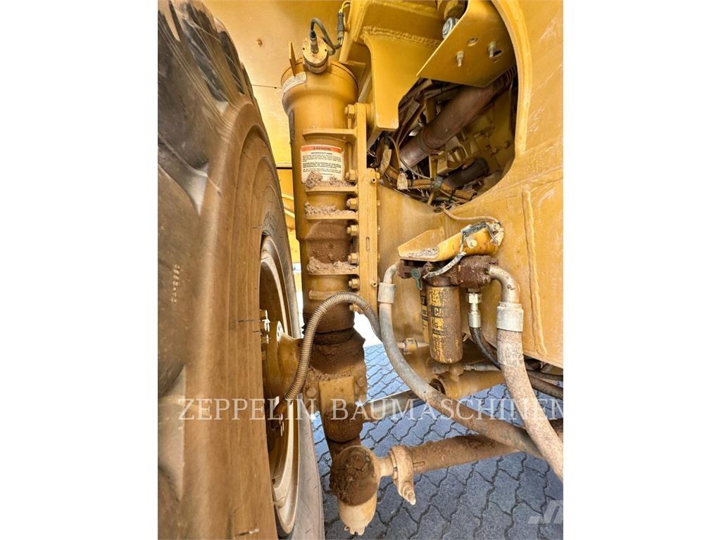 CAT 775E Zglobni demperji