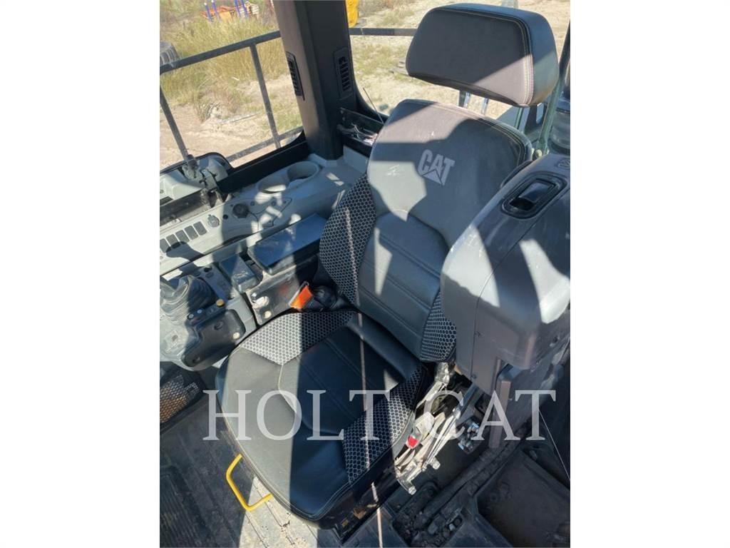 CAT 815 Kompaktorji tal