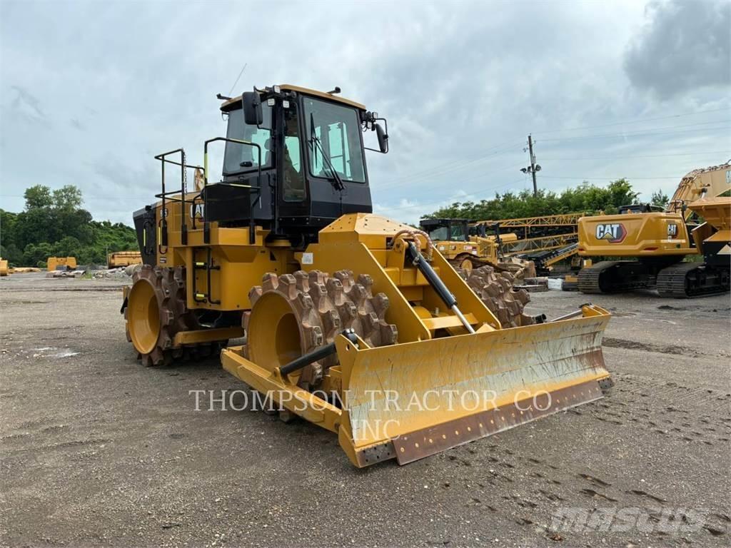 CAT 815 Kompaktorji tal