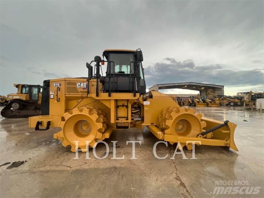 CAT 815 Kompaktorji tal