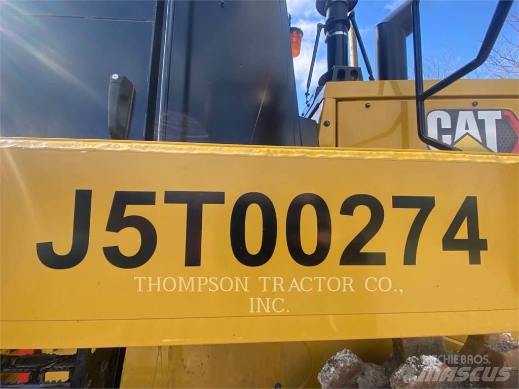 CAT 815 Kompaktorji tal