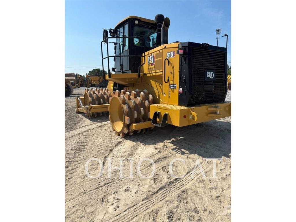 CAT 815 Kolesni Buldožerji