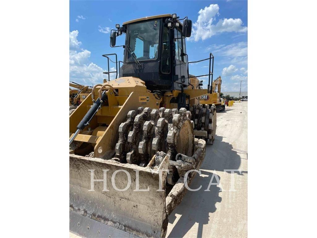 CAT 815 Kompaktorji tal