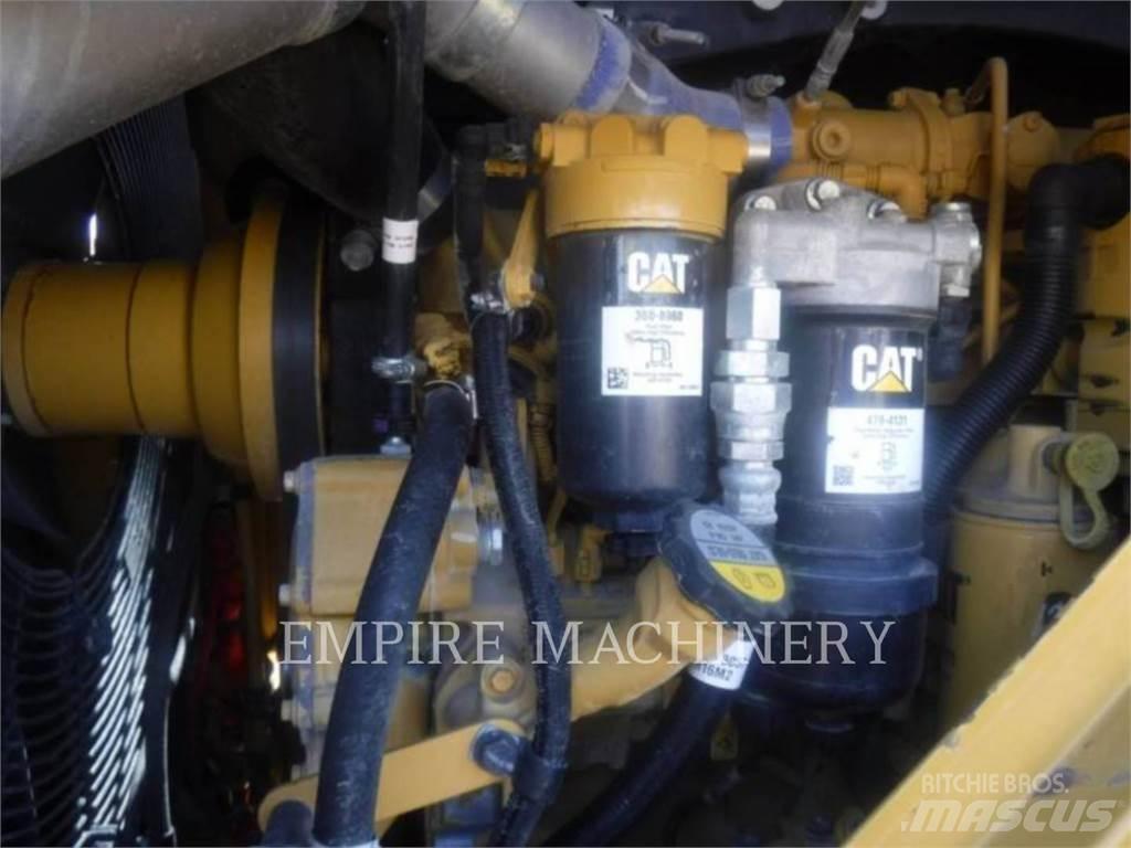 CAT 815-11 Kompaktorji tal