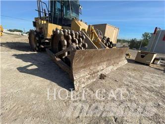 CAT 815F Kompaktorji tal