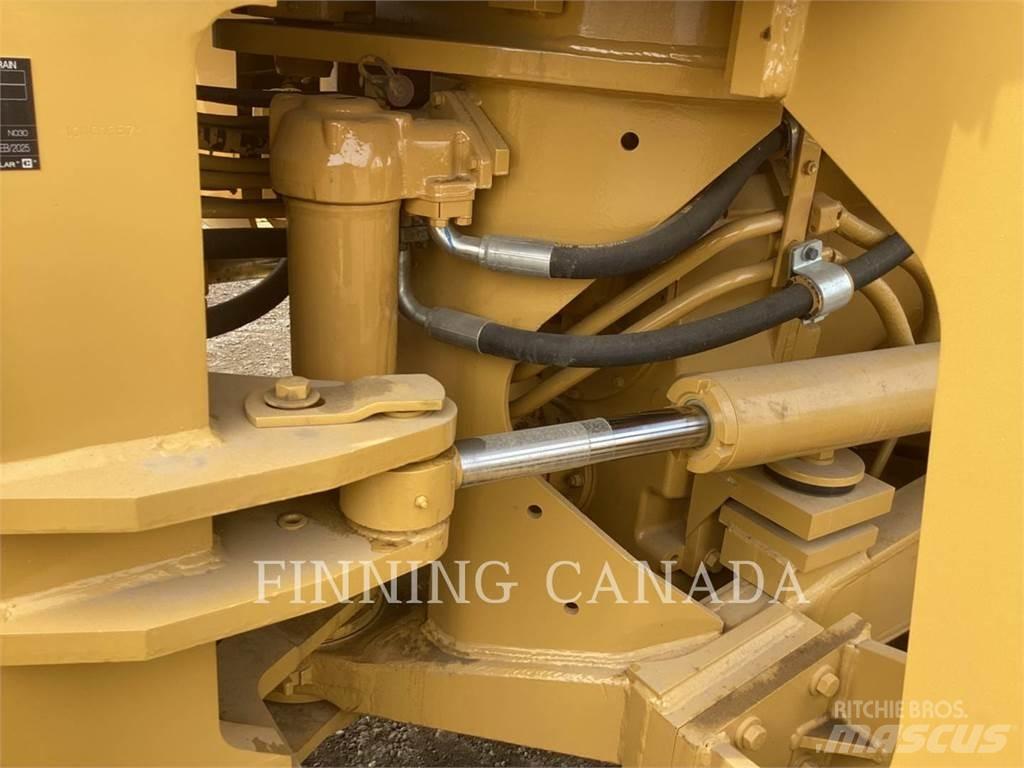 CAT 815F Kompaktorji tal