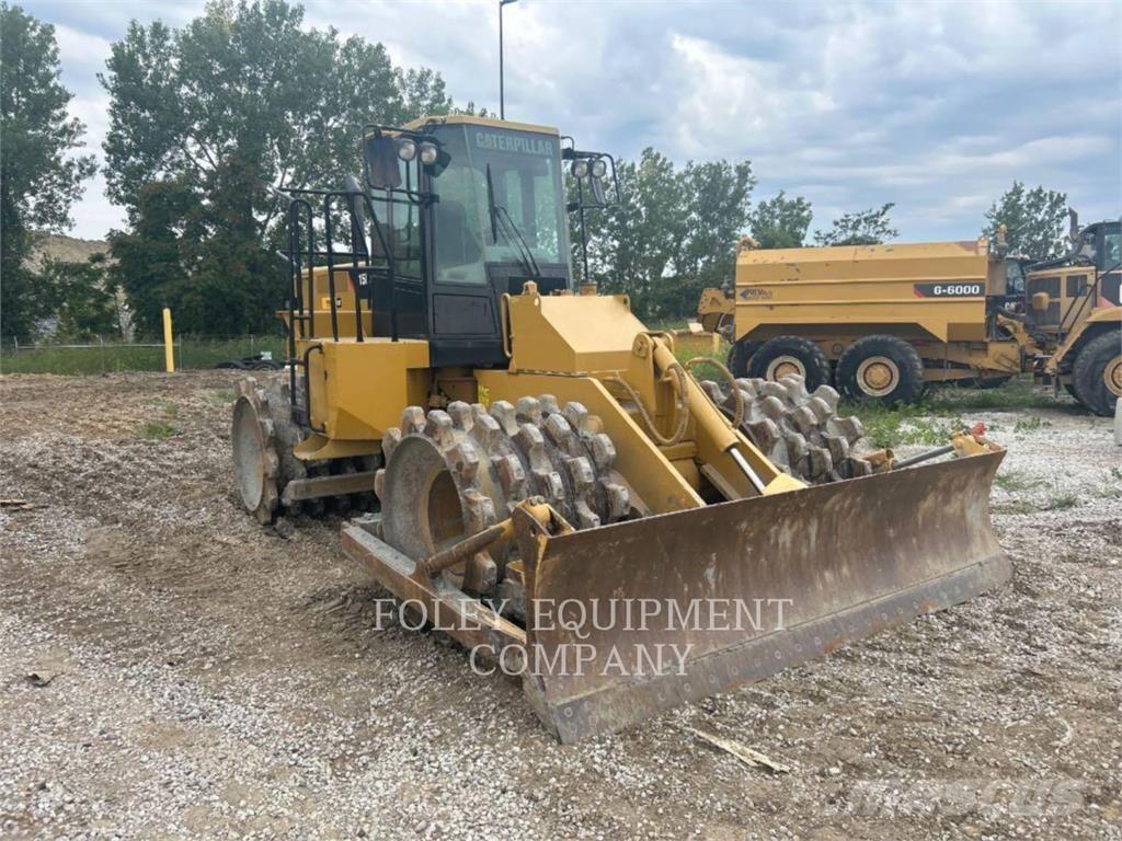 CAT 815F2 Kompaktorji tal