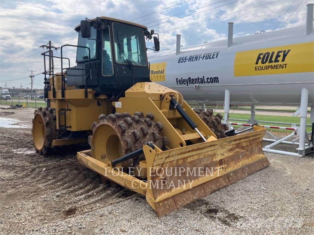 CAT 815K Kompaktorji tal