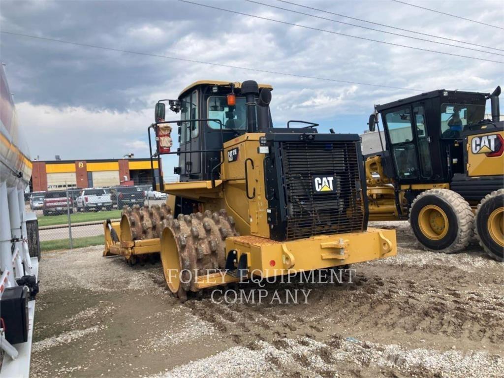 CAT 815K Kompaktorji tal