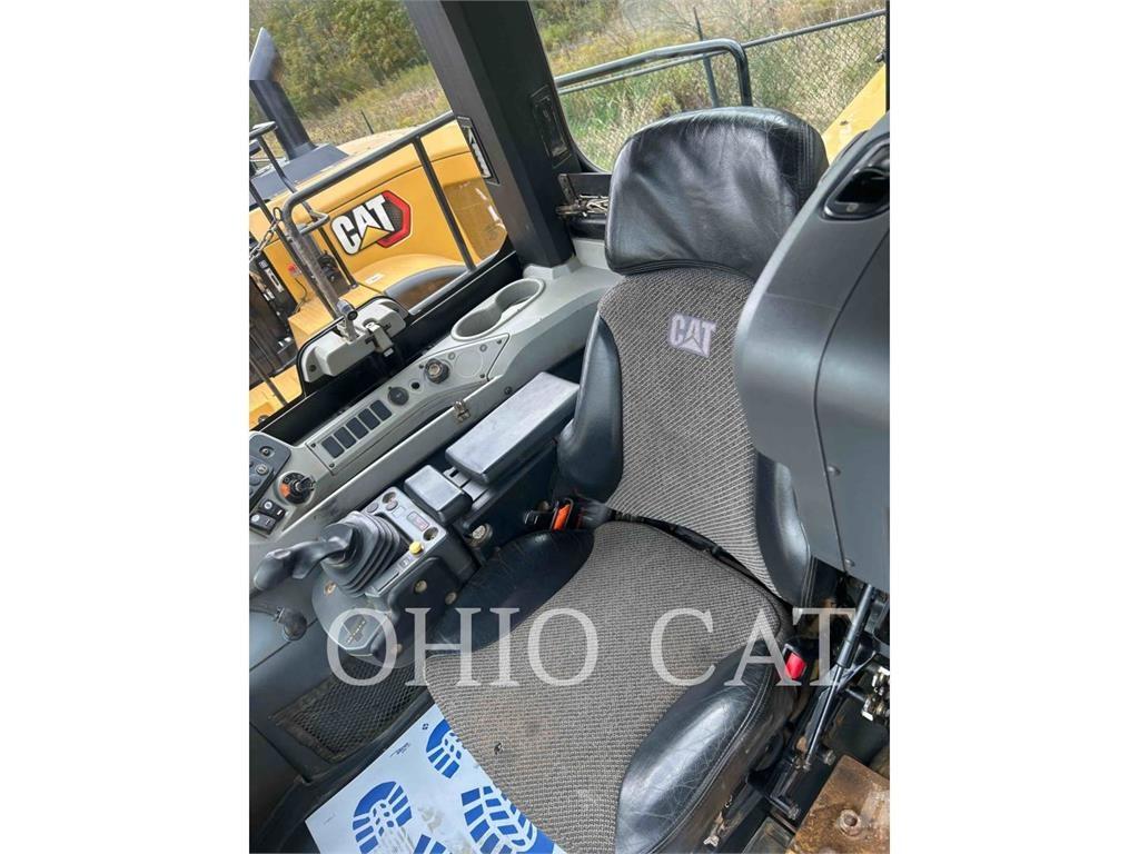 CAT 815K Kolesni Buldožerji