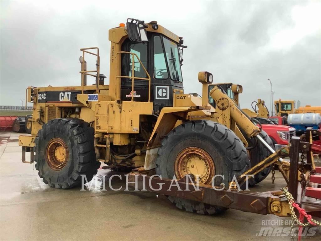 CAT 824C Kolesni nakladalci