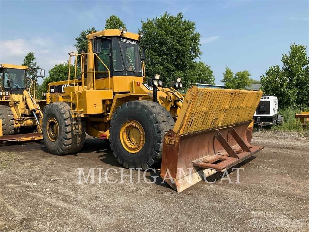 CAT 824C Kolesni nakladalci