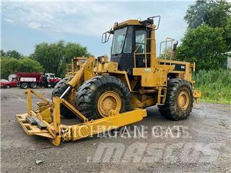 CAT 824C Kolesni nakladalci