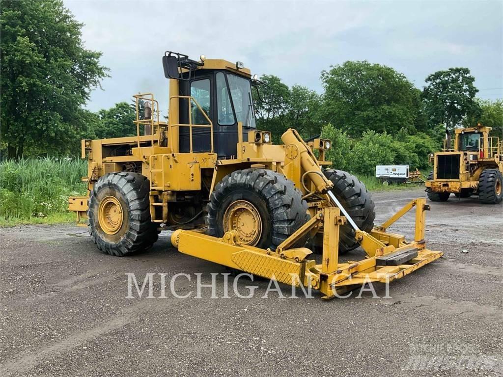 CAT 824C Kolesni nakladalci