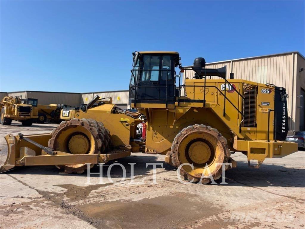 CAT 825 Kompaktorji tal