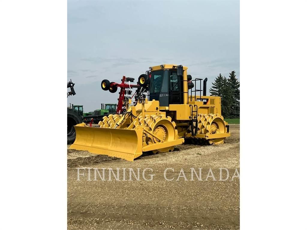 CAT 825C Kompaktorji tal