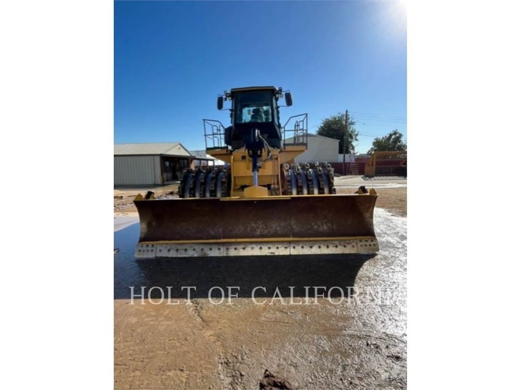 CAT 825K Kompaktorji tal