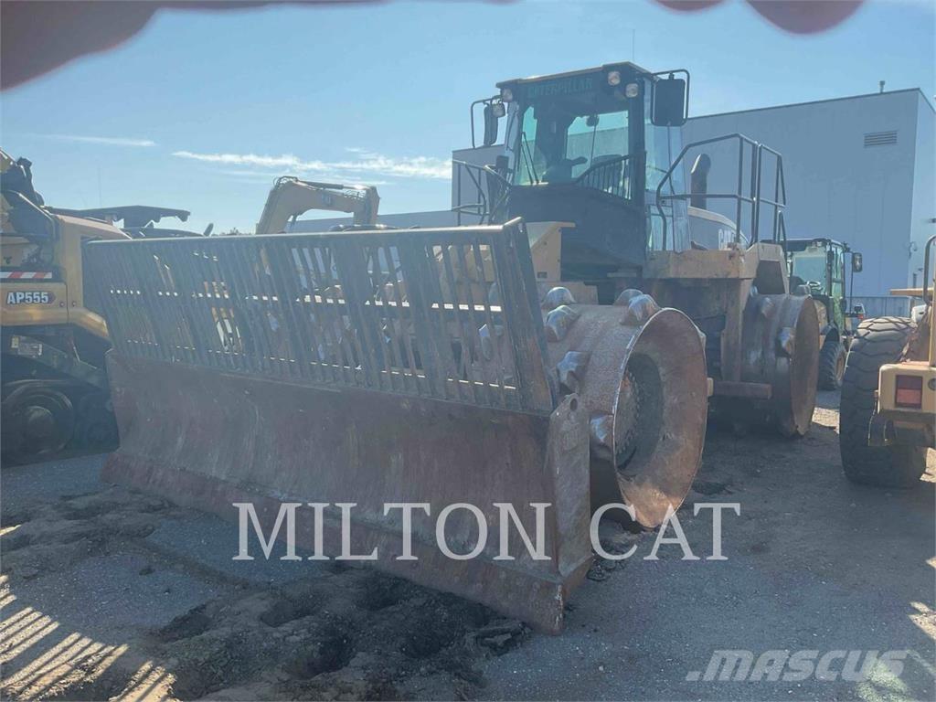 CAT 826G Kompaktorji tal