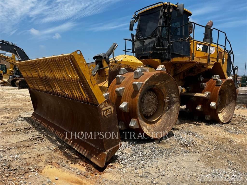 CAT 826K Kompaktorji tal