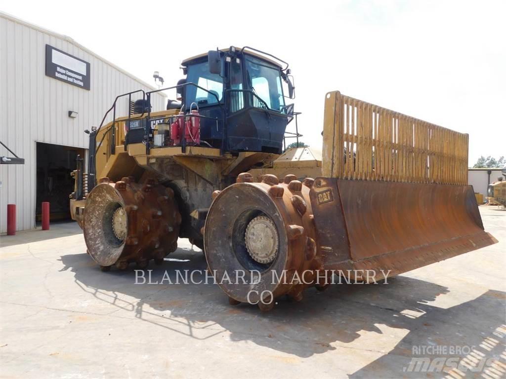 CAT 826K Kompaktorji tal