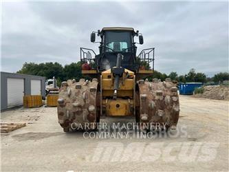 CAT 826K Kompaktorji tal