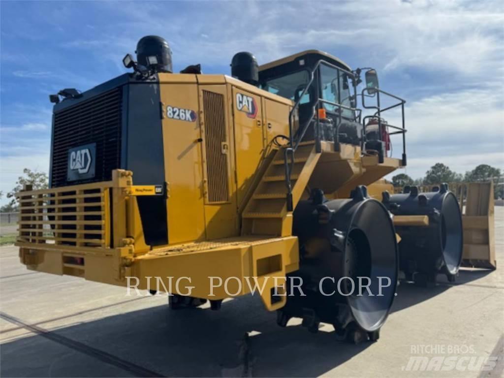 CAT 826K Kompaktorji tal
