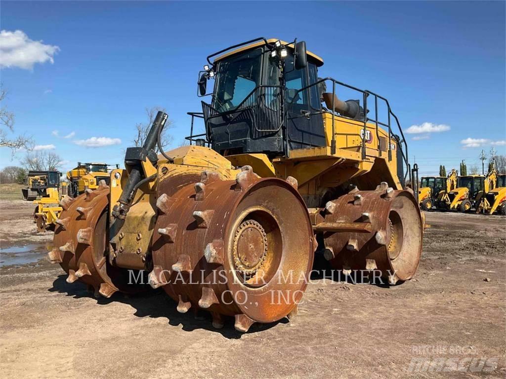 CAT 826K Kompaktorji tal