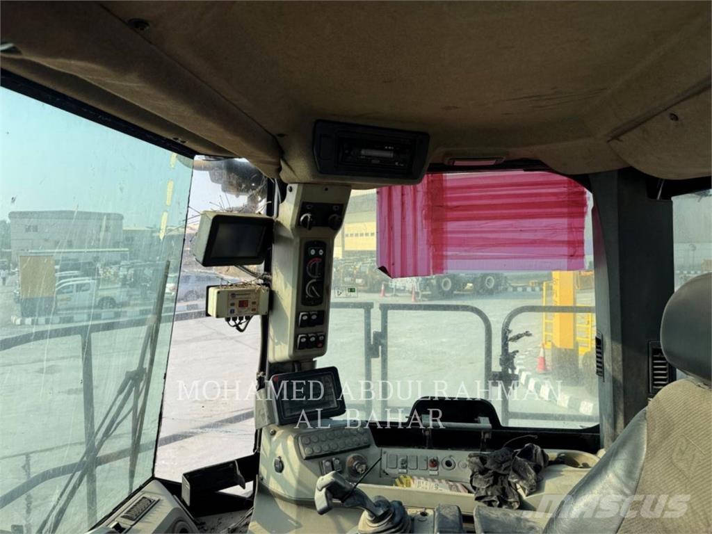 CAT 834K Kolesni Buldožerji