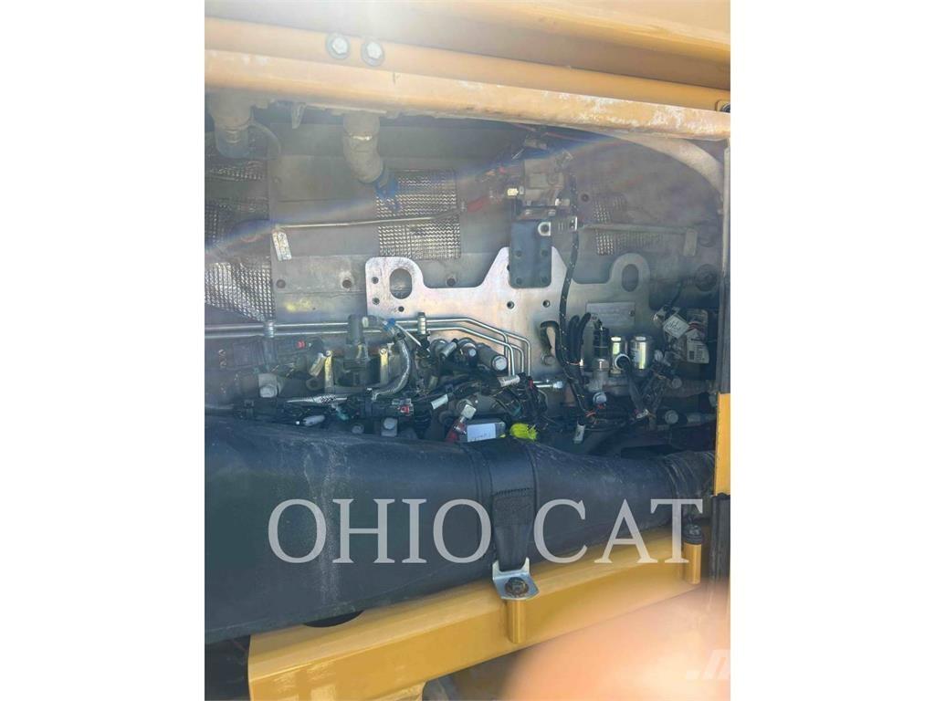 CAT 836K Kolesni Buldožerji