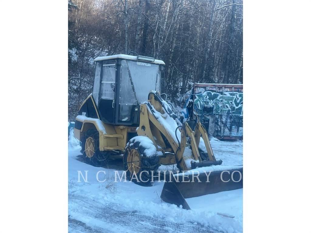 CAT 902 Kolesni nakladalci