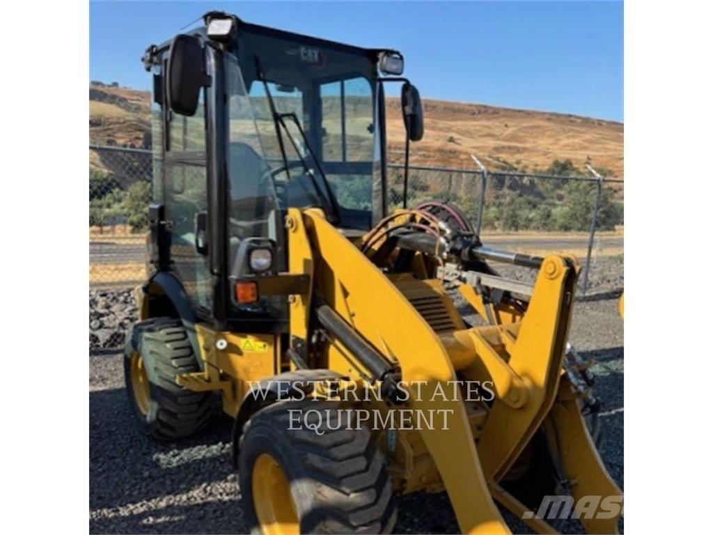 CAT 903 Kolesni nakladalci