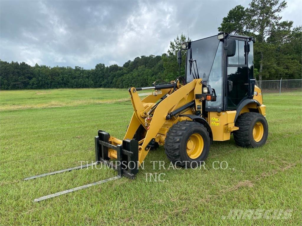 CAT 903 D Kolesni nakladalci