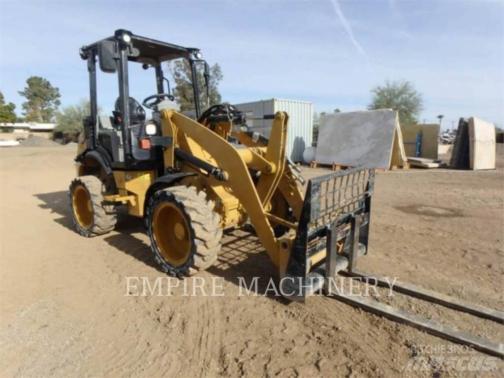 CAT 903D Kolesni nakladalci