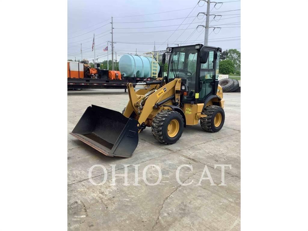 CAT 903D Kolesni nakladalci