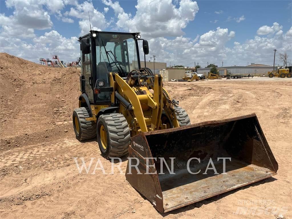 CAT 903D Kolesni nakladalci