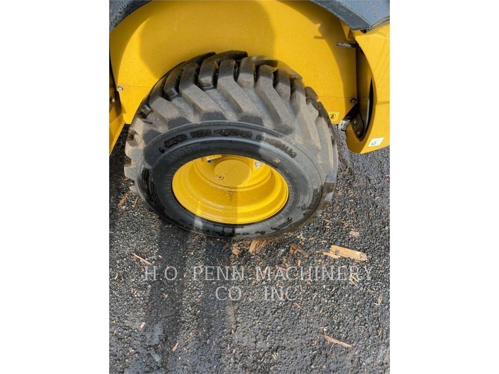 CAT 903D Kolesni nakladalci