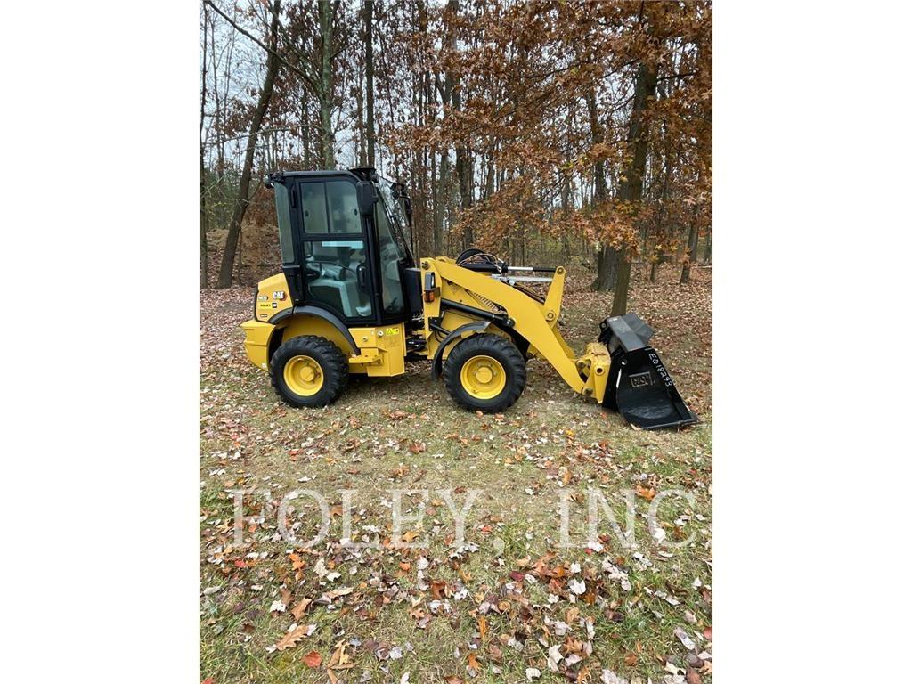 CAT 903D Kolesni nakladalci