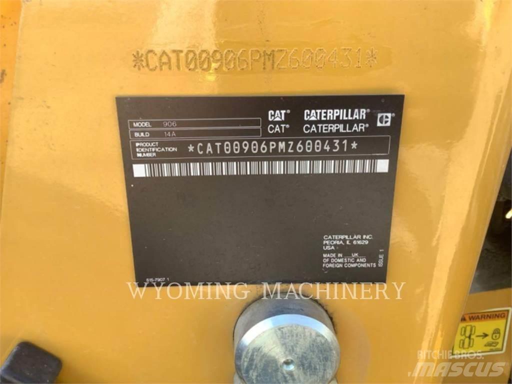 CAT 906 Kolesni nakladalci